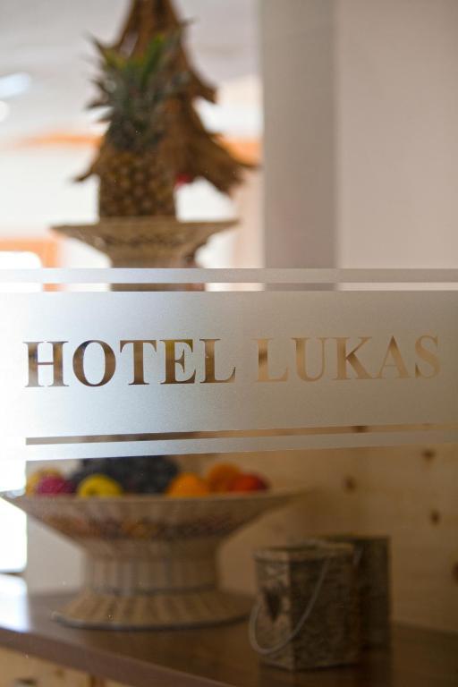 Hotel Lukas Fiss Esterno foto